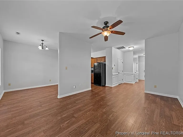 125 Burgess Ln — Photo 5