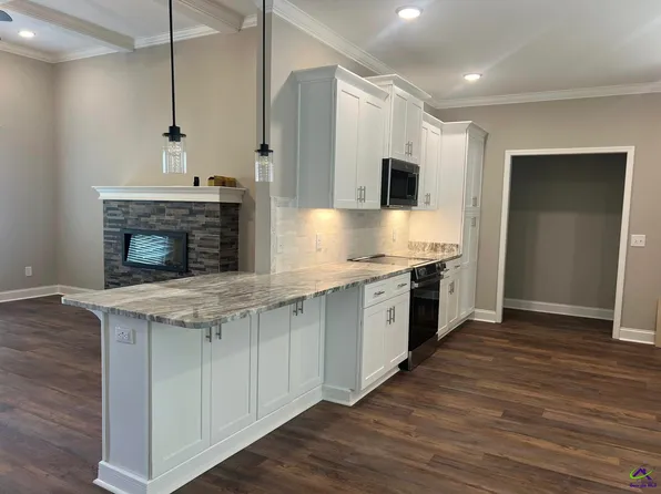 110 Early Dr, Byron, GA 31008