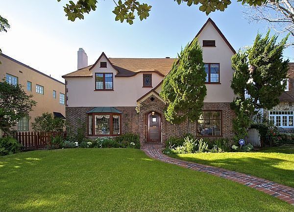 1st image of 526 A Ave