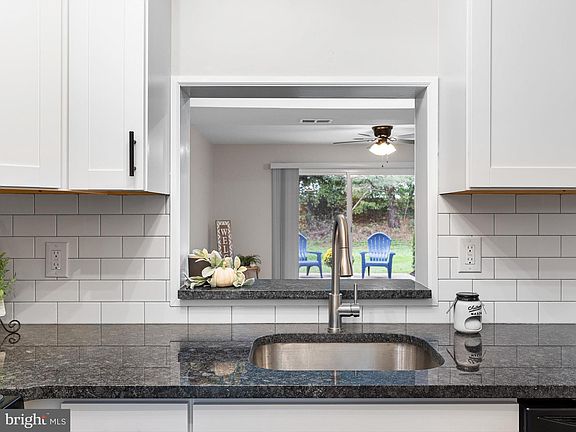 4th image of 194 King William St #194