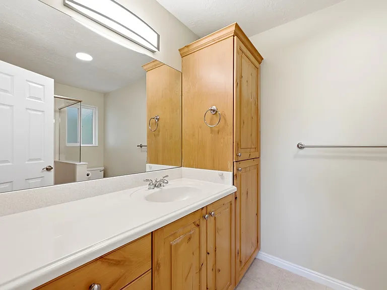 2480 Eastbourne Dr — Photo 14