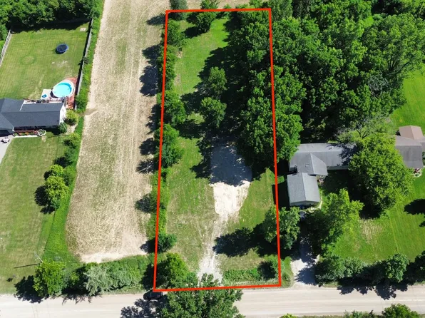 1487 W Cook Rd, Grand Blanc, MI 48439