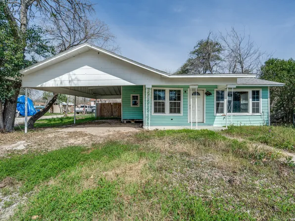 630 E Ireland, Seguin, TX 78155