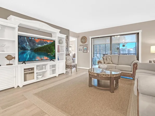 6093 Pointe Regal Circle #201, Delray Beach, FL 33484