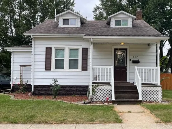 207 E Main St, Mount Morris, IL 61054