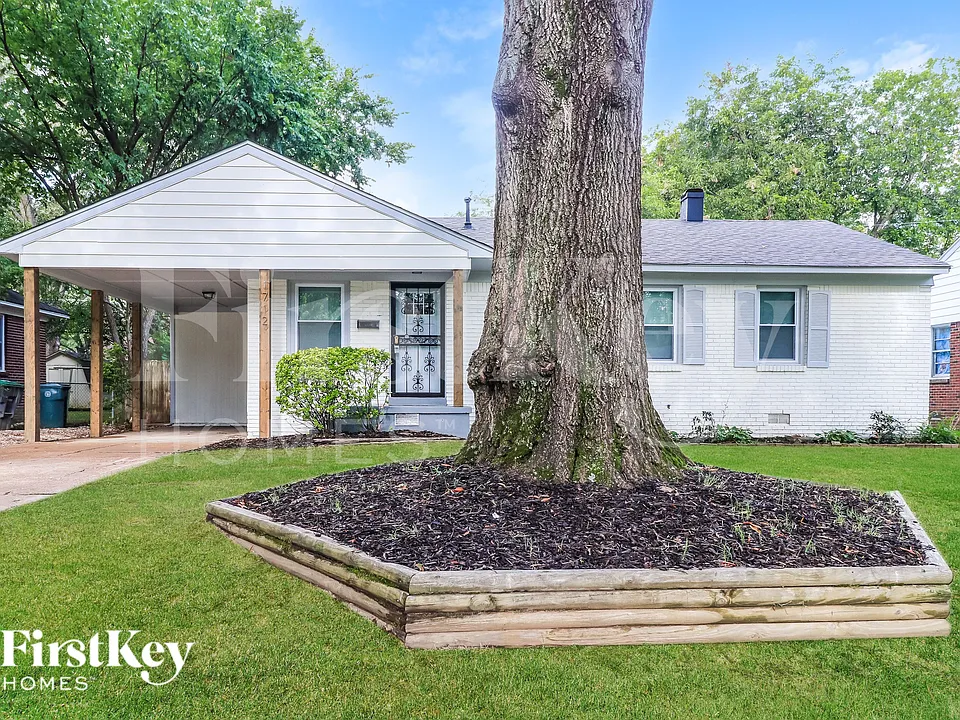 1712 Myrna Ln