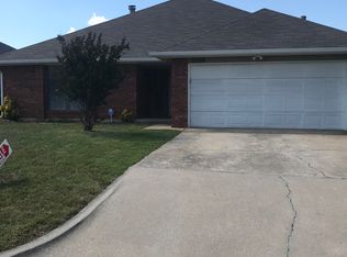 11729 SW 3rd St, Yukon, OK 73099