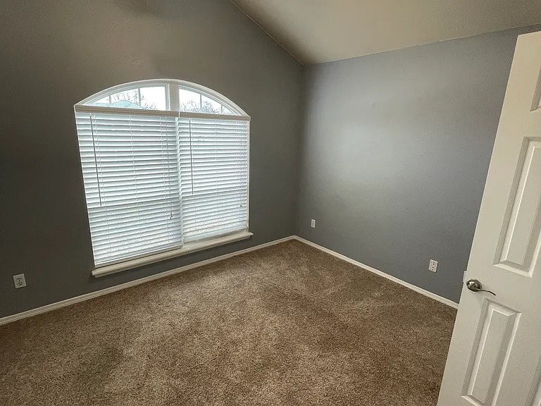 24250 S Montgomery Dr — Photo 20