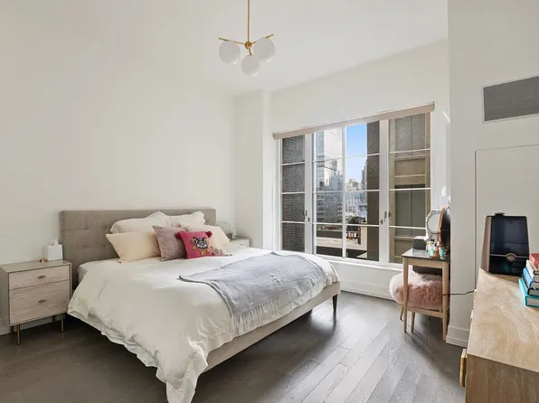 70 Charlton Street image 5 of 8