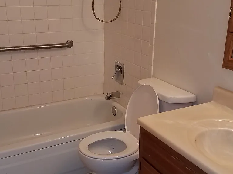 323 Cottonwood Ave #1 — Photo 7