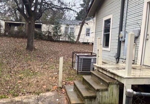 2nd image of 3431 Lillian St