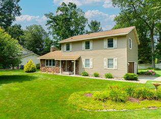 1165 Greenbriar Dr, Muskegon, MI 49445