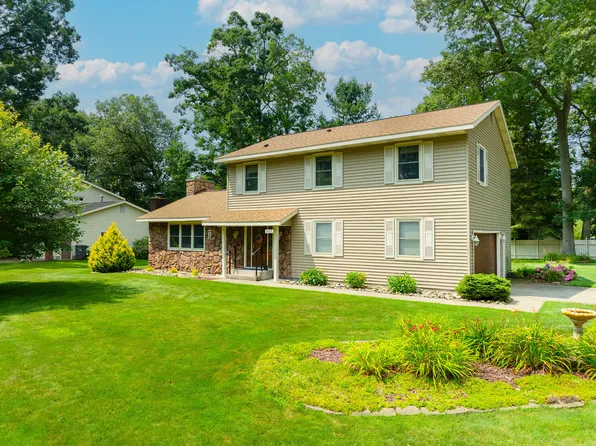 1165 Greenbriar Dr, Muskegon, MI 49445