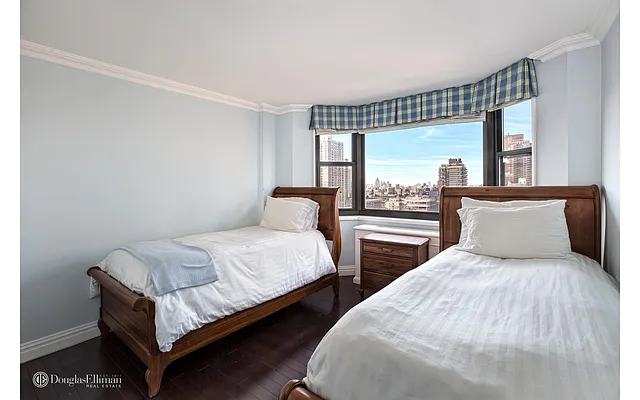 Sold by Douglas Elliman | media 6