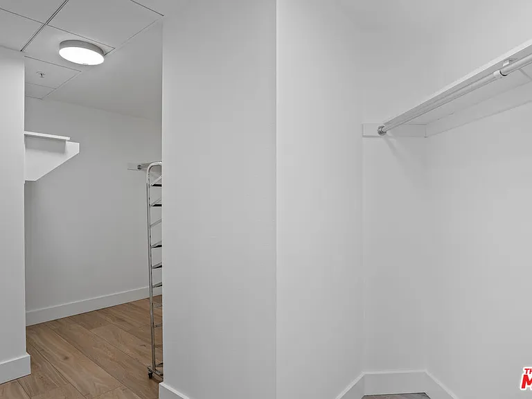 13700 Marina Pointe Dr #1916 — Photo 21