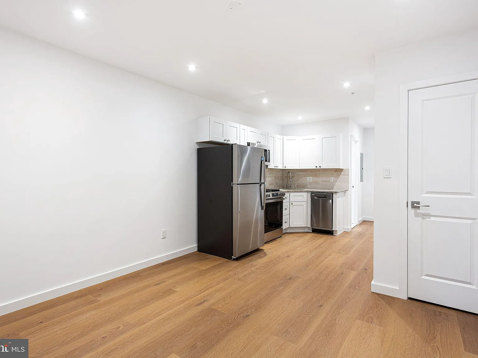 1 bed, 1.0 bath, 2676 sqft, $2,750 — Photo 4