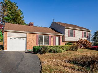 1803 E Beech Rd, Sterling, VA 20164