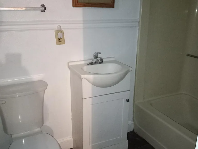 1011 Walnut St #1F — Photo 5