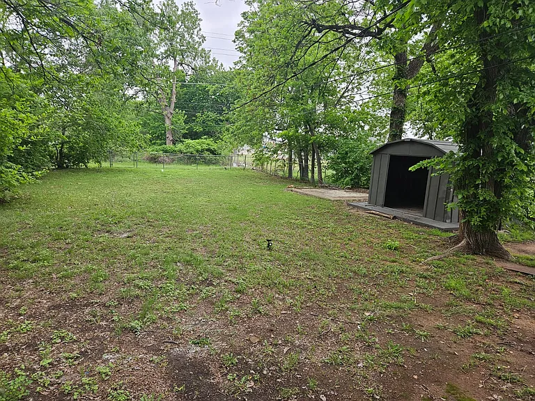 209 NW Arlington Ave — Photo 8