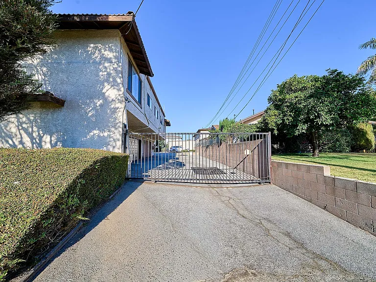 216 N Alhambra Ave #B — Photo 3