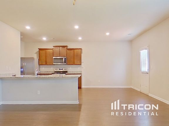 3rd image of 4822 Moccasin Ct