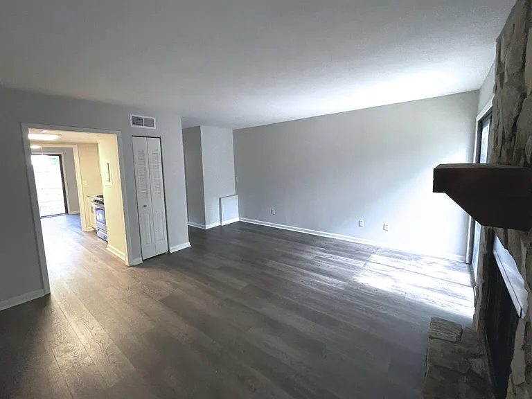 6340 Holcomb Way #A — Photo 4