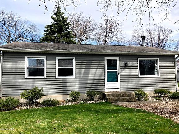 3rd image of 1230 Beckwith Ave NE