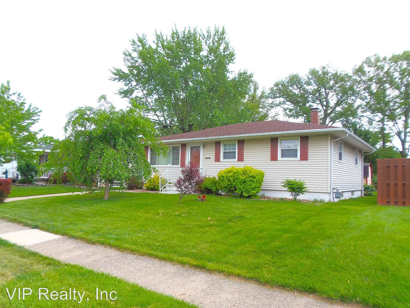 2483 Spaatz Ave photo 1