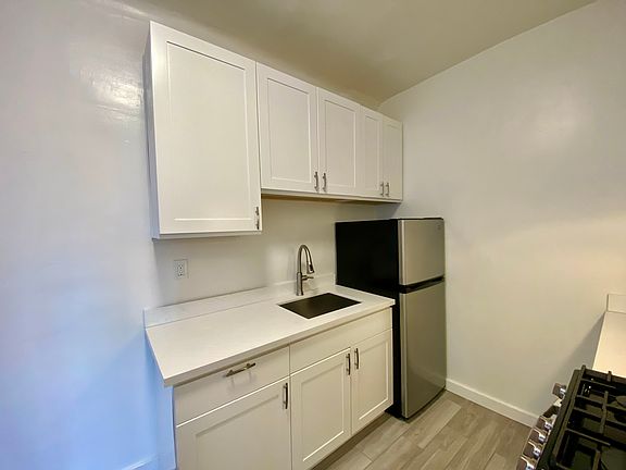 4th image of 2480 Washington St APT 303