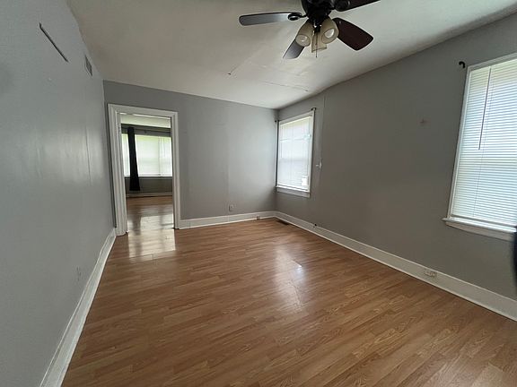 5th image of 19 Brentwood Dr
