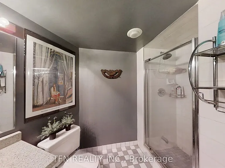 801 King St W #712 — Photo 12