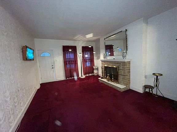 Living room (Pic #3)