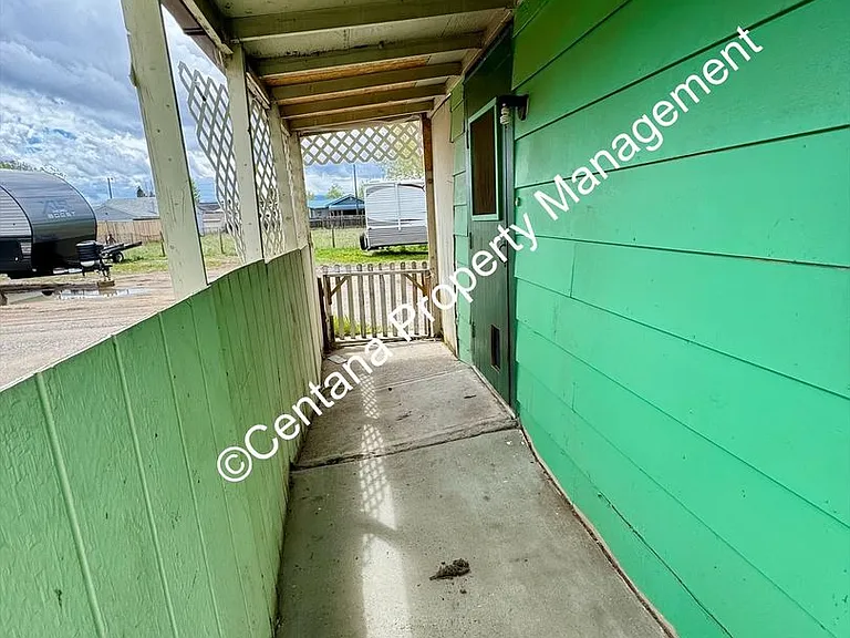 1640 Sampson St — Photo 4
