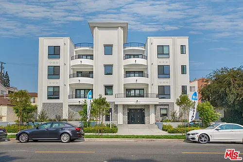 1832 S Barrington Ave #401 Photo 1