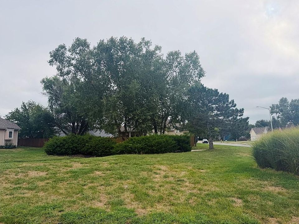 1st image of 601 N Locust St