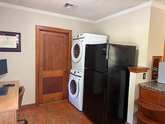 3rd image of 1319 W 9th Ave