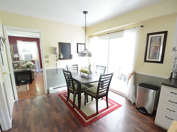 3rd image of 175 Wood Dale Dr