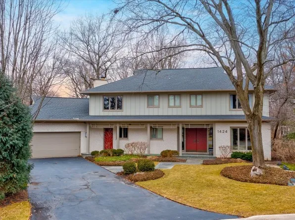 1424 Ridge Rd, Northbrook, IL 60062