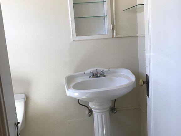 5th image of 1213 Ocean St APT 1