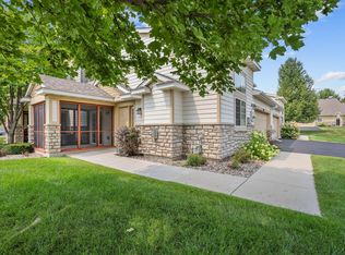 9124 Fox Ct, Victoria, MN 55386