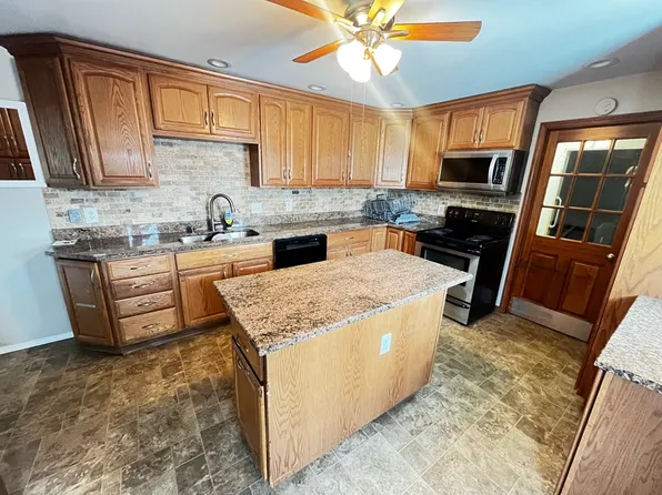 1006 James St, Danville, IL 61832