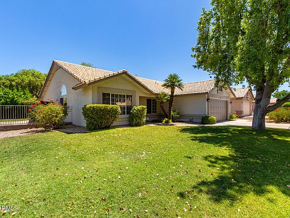 3rd image of 20371 N 109TH Lane