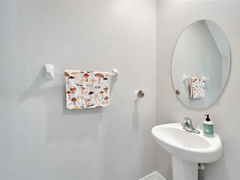 403 Royal Empress Dr — Photo 7