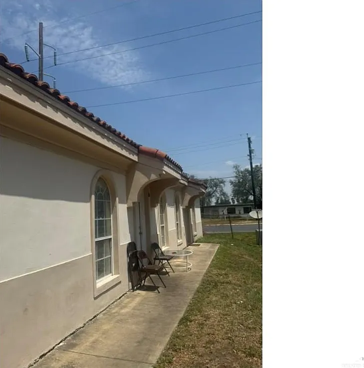 2 bed, 1.0 bath, 783 sqft, $700 — Photo 1