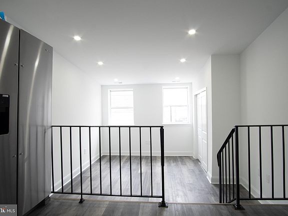 3rd image of 2541 S Clarion St #2