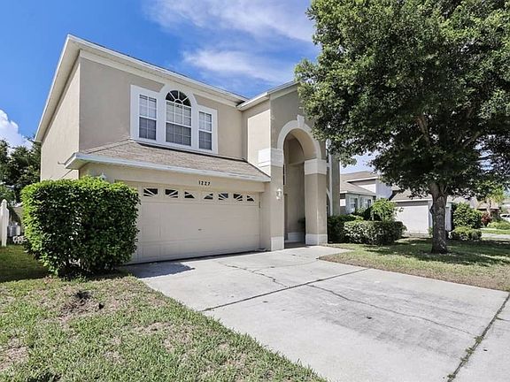 3rd image of 1227 Loretto Cir