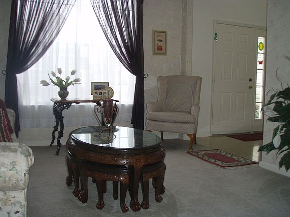 4th image of 1110 Lands End Dr