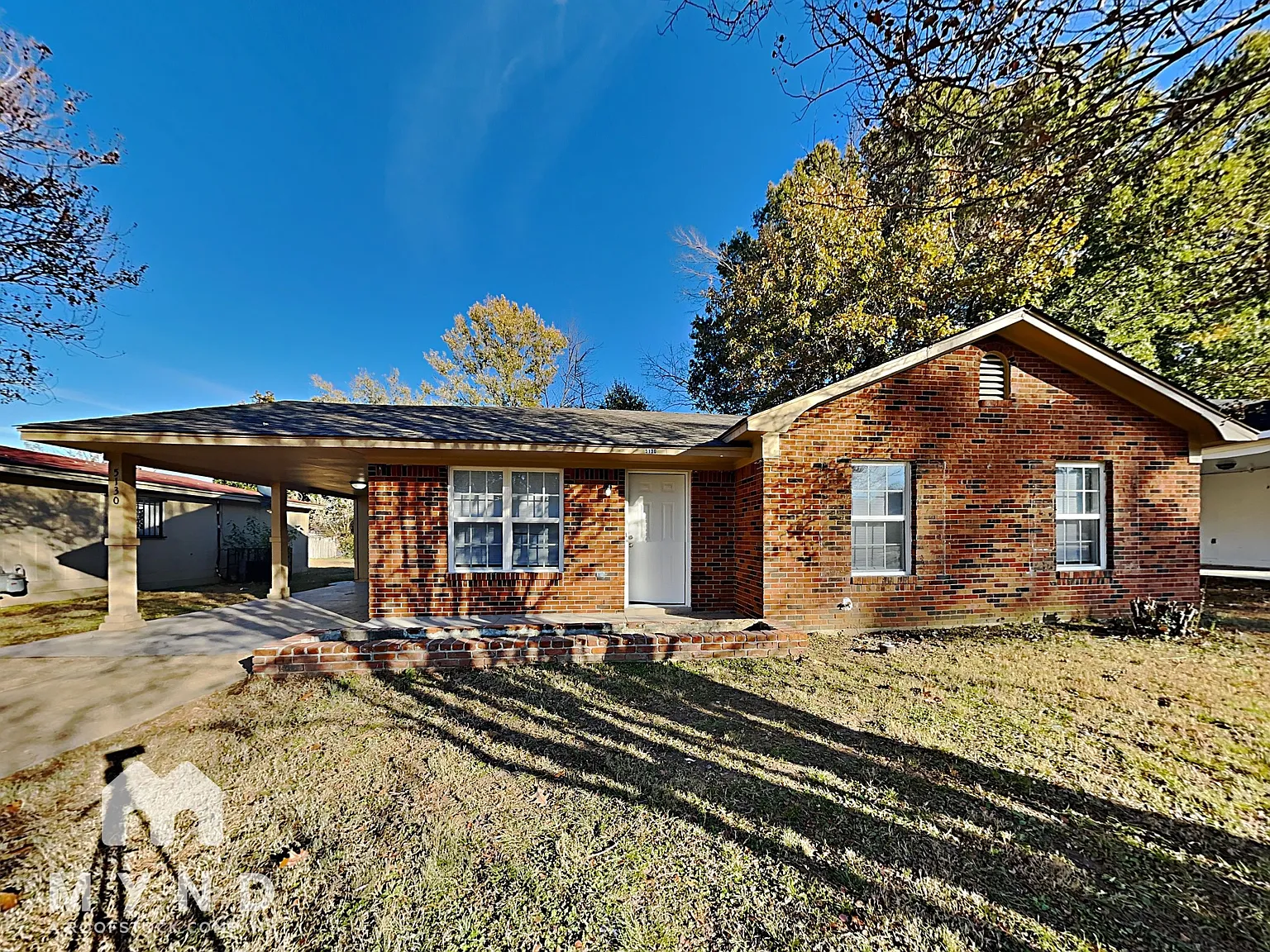 3 bed, 1.0 bath, 911 sqft, $1,085 — Photo 1