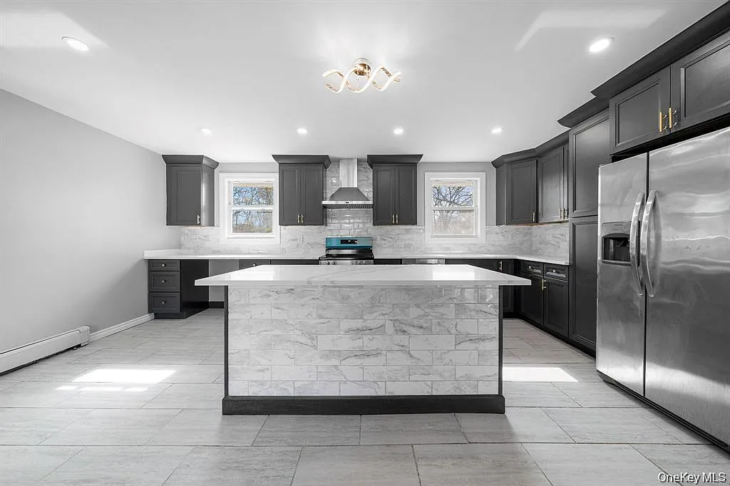 3 bed, 1.0 bath, 1000 sqft, $3,700 — Photo 3
