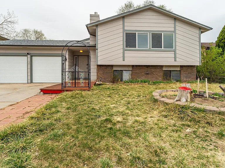 7425 Painted Rock Dr — Photo 35
